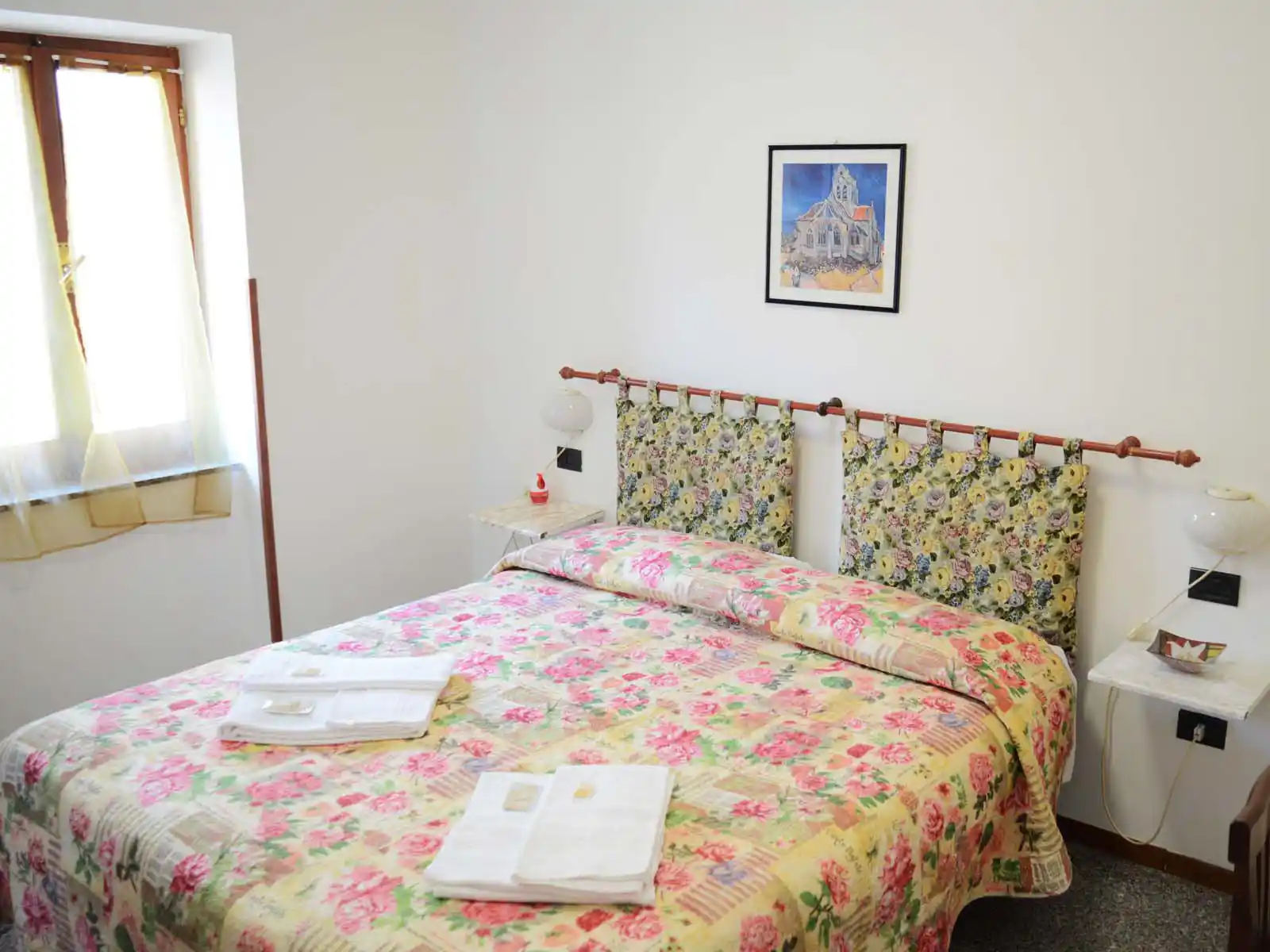 camera-matrimoniale-doppia-letto-con-asciugamani camera matrimoniale